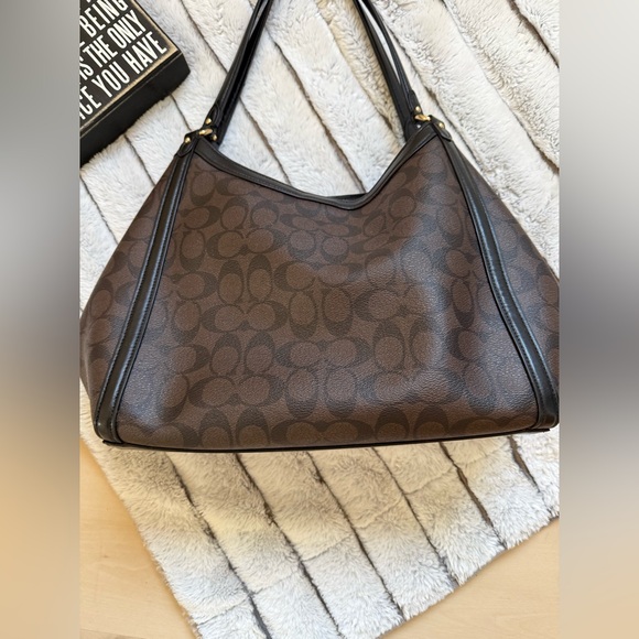 Coach Brown Signature Canvas Shoulder Bag with Gold Hardware - Picture 3 of 8